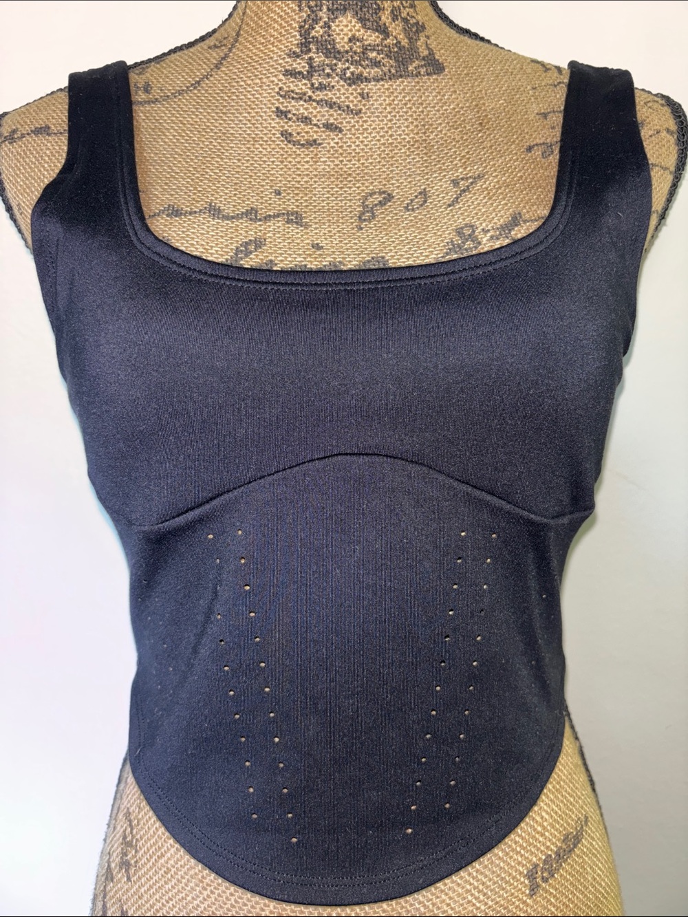 Victoria’s Secret Sz S Black Sleeveless Seam-Detail Crop Top